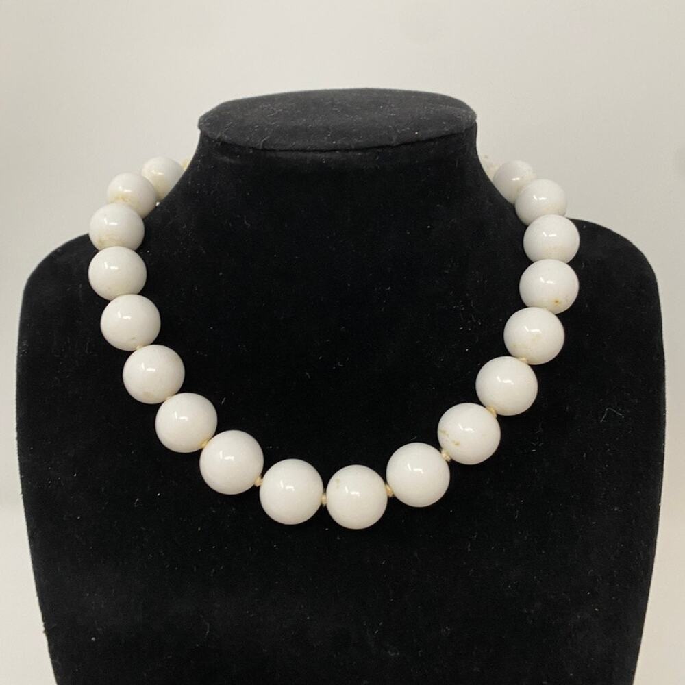 Vintage Japan Milk Glass Bead Choker Necklace White 14mm Knotted Silver Tone